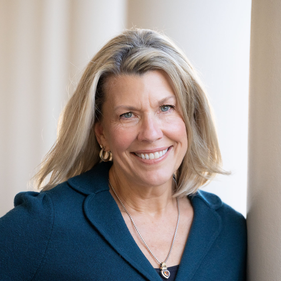 Melissa Lubin smiling on UVA Grounds